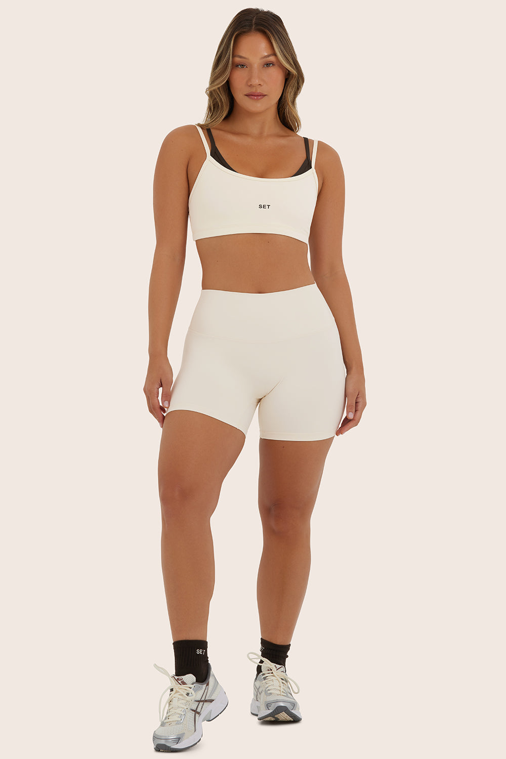 AIRLUXE™ BREATHE SHORTS - LECHE