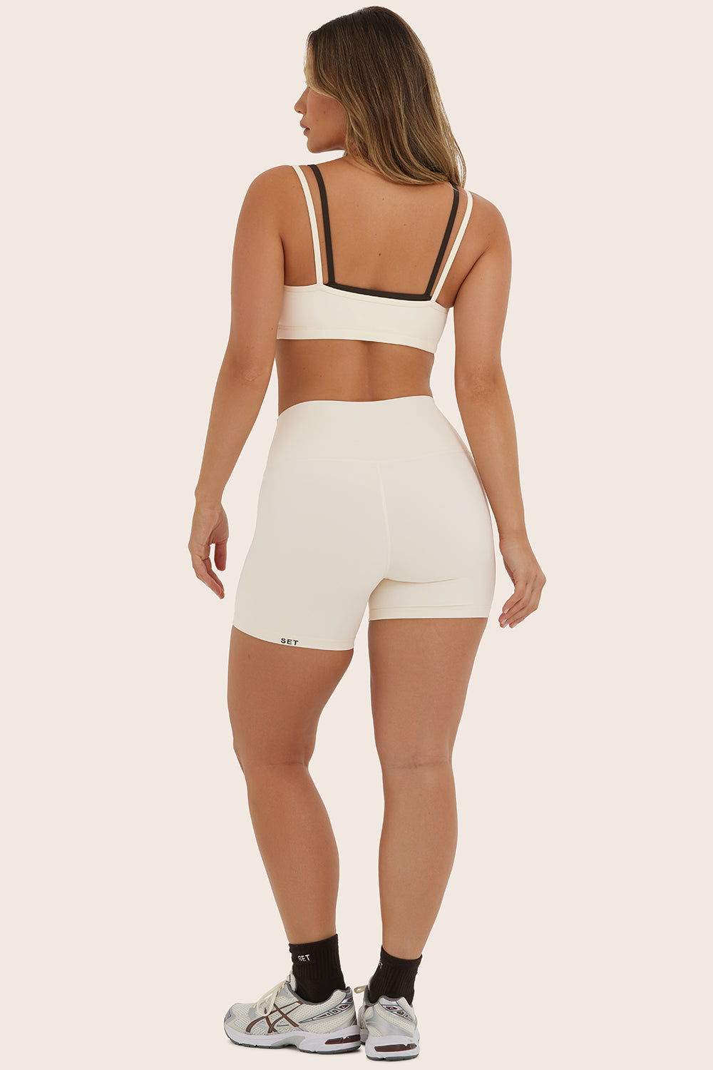 AIRLUXE™ BREATHE SHORTS - LECHE