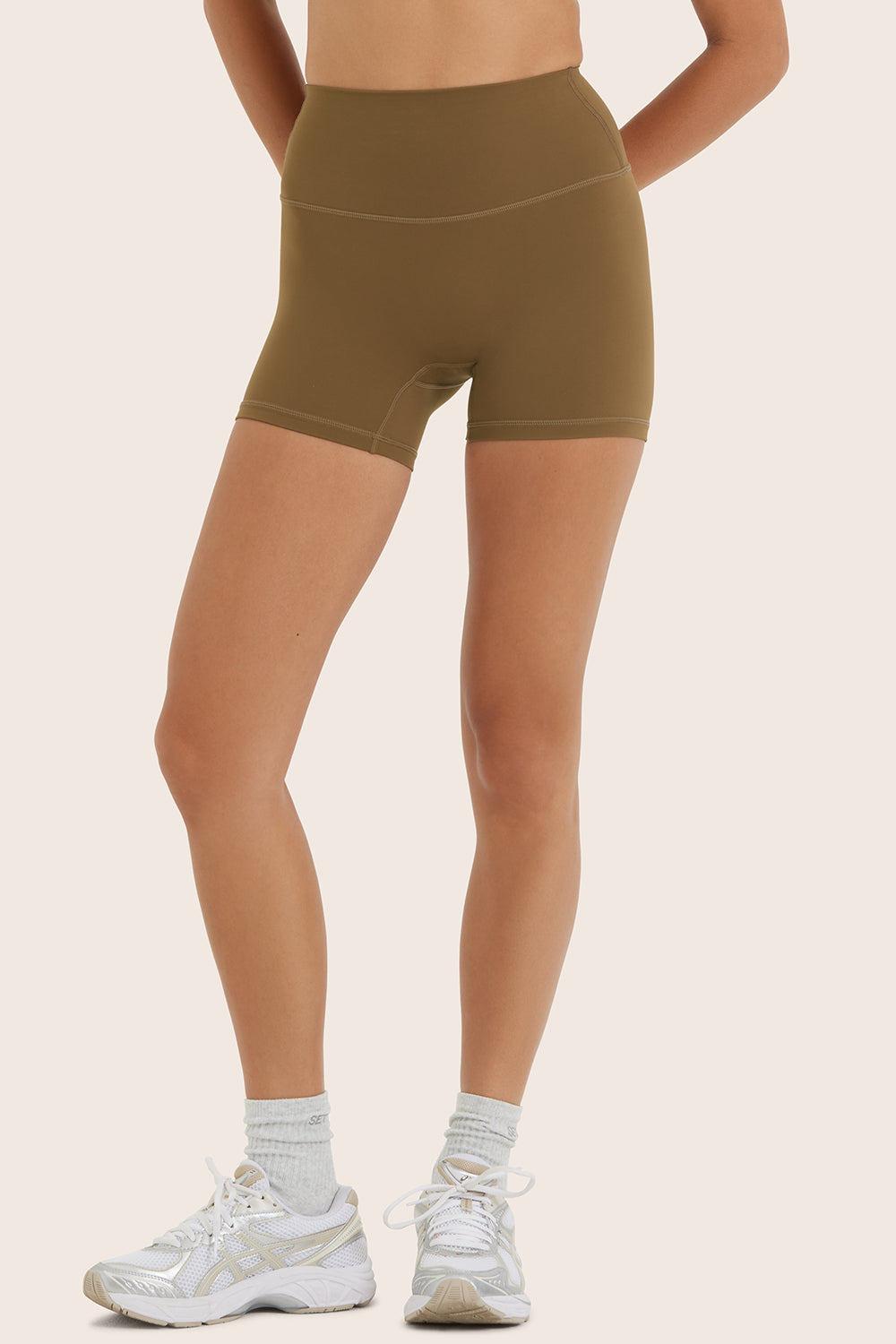 AIRLUXE™ BREATHE SHORTS - OTTER